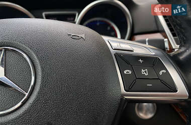 Внедорожник / Кроссовер Mercedes-Benz M-Class 2013 в 