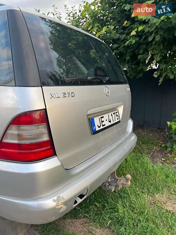 Внедорожник / Кроссовер Mercedes-Benz M-Class 2001 в Ахтырке