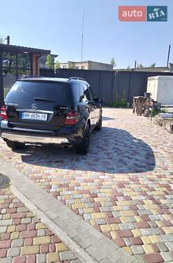 Внедорожник / Кроссовер Mercedes-Benz M-Class 2006 в 