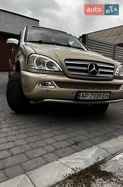 Внедорожник / Кроссовер Mercedes-Benz M-Class 2004 в 