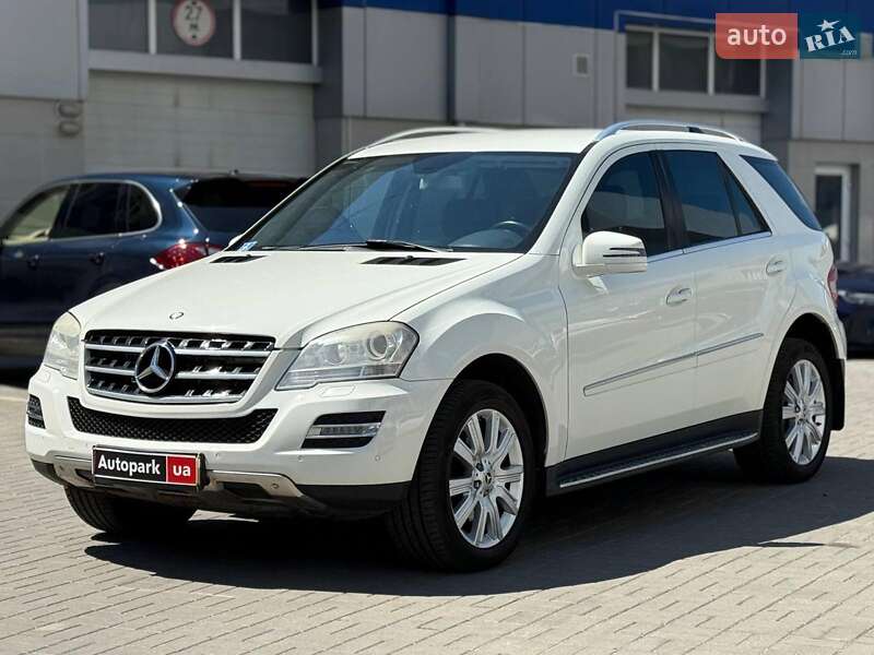 Внедорожник / Кроссовер Mercedes-Benz M-Class 2010 в 