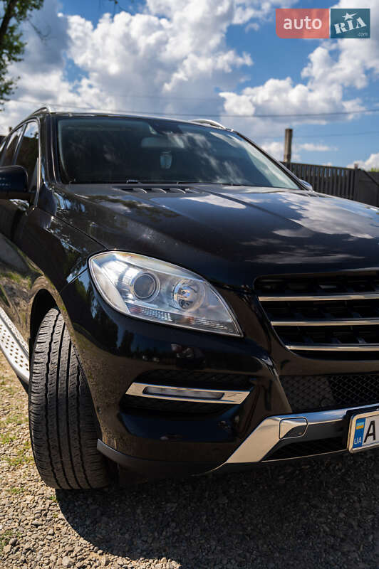 Внедорожник / Кроссовер Mercedes-Benz M-Class 2011 в Болехове