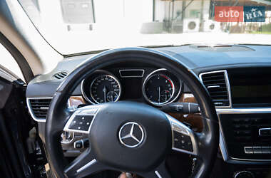 Внедорожник / Кроссовер Mercedes-Benz M-Class 2011 в 