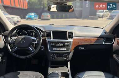 Внедорожник / Кроссовер Mercedes-Benz M-Class 2011 в 