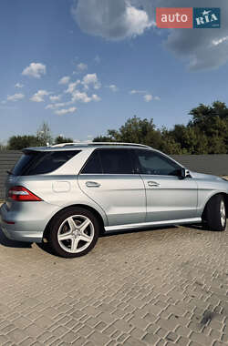 Внедорожник / Кроссовер Mercedes-Benz M-Class 2014 в 