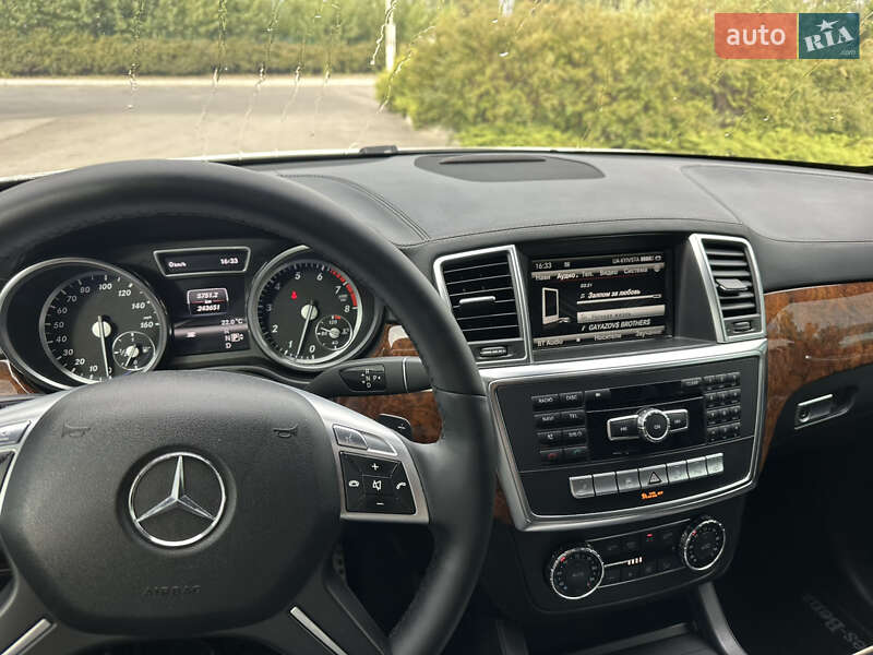 Внедорожник / Кроссовер Mercedes-Benz M-Class 2012 в Днепре