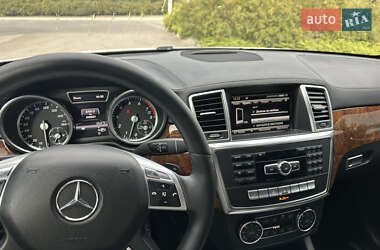 Внедорожник / Кроссовер Mercedes-Benz M-Class 2012 в 