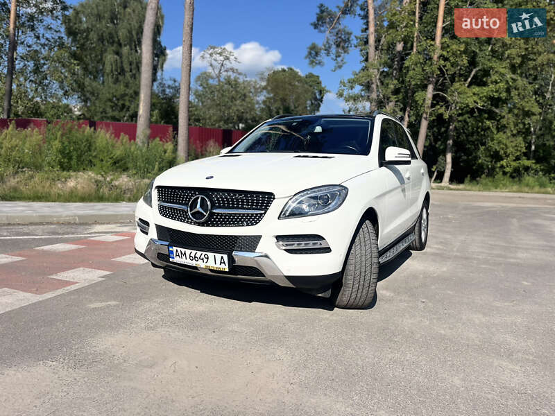 Внедорожник / Кроссовер Mercedes-Benz M-Class 2013 в 