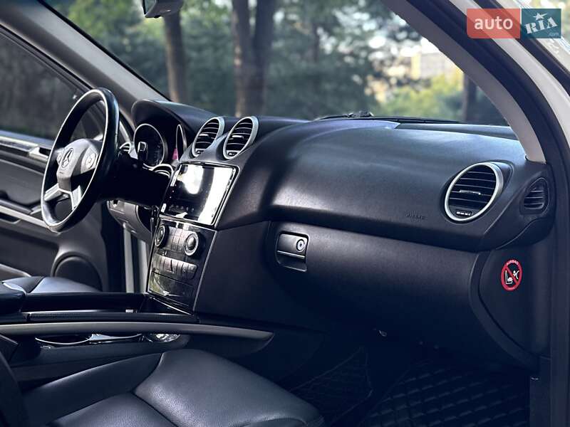Внедорожник / Кроссовер Mercedes-Benz M-Class 2009 в Львове