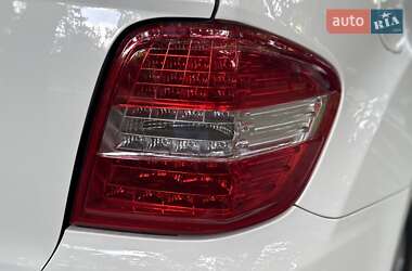 Внедорожник / Кроссовер Mercedes-Benz M-Class 2009 в 