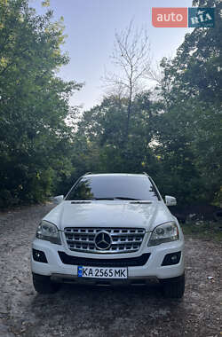 Позашляховик / Кросовер Mercedes-Benz M-Class 2011 в Києві