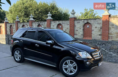 Внедорожник / Кроссовер Mercedes-Benz M-Class 2010 в 