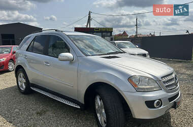 Внедорожник / Кроссовер Mercedes-Benz M-Class 2005 в 