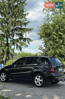 Внедорожник / Кроссовер Mercedes-Benz M-Class 2006 в 