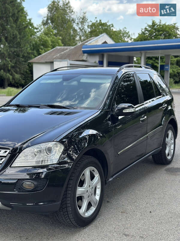 Внедорожник / Кроссовер Mercedes-Benz M-Class 2006 в Черновцах