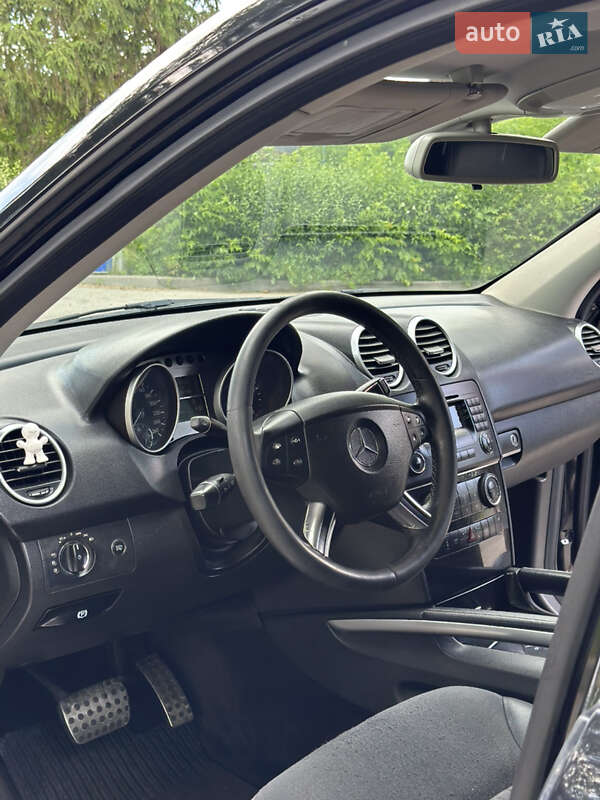 Внедорожник / Кроссовер Mercedes-Benz M-Class 2006 в Черновцах