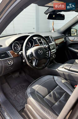 Внедорожник / Кроссовер Mercedes-Benz M-Class 2013 в 