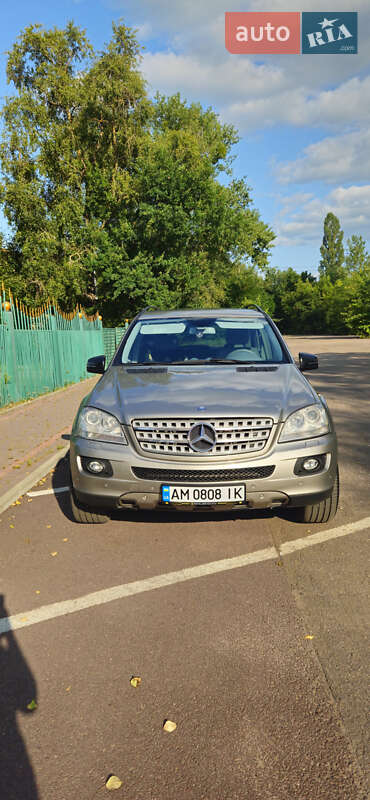 Внедорожник / Кроссовер Mercedes-Benz M-Class 2007 в Коростене