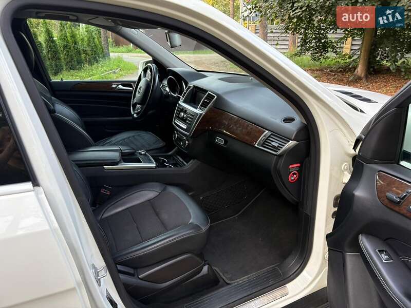 Внедорожник / Кроссовер Mercedes-Benz M-Class 2012 в Буче