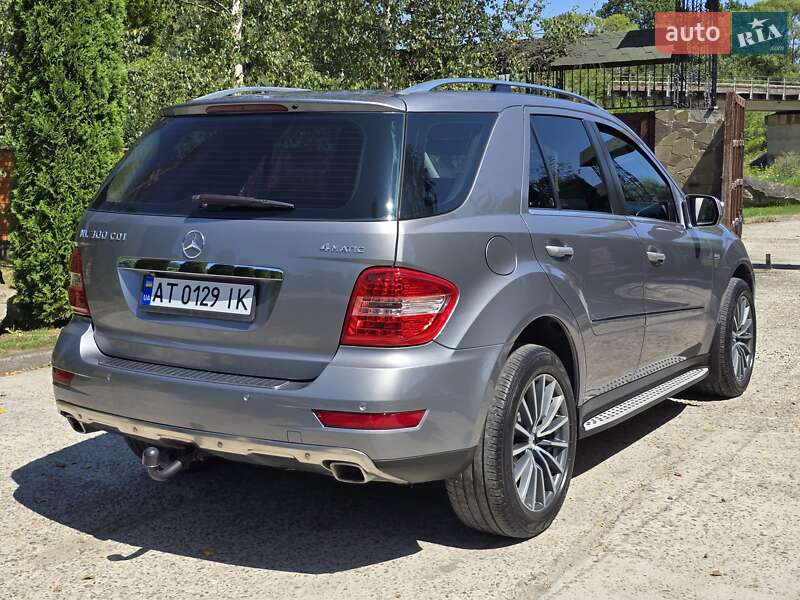 Позашляховик / Кросовер Mercedes-Benz M-Class 2010 в Калуші фото 6 Позашляховик / Кросовер Mercedes-Benz M-Class 2010 в Калуші