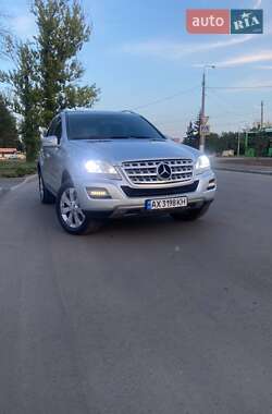 Позашляховик / Кросовер Mercedes-Benz M-Class 2011 в Харкові