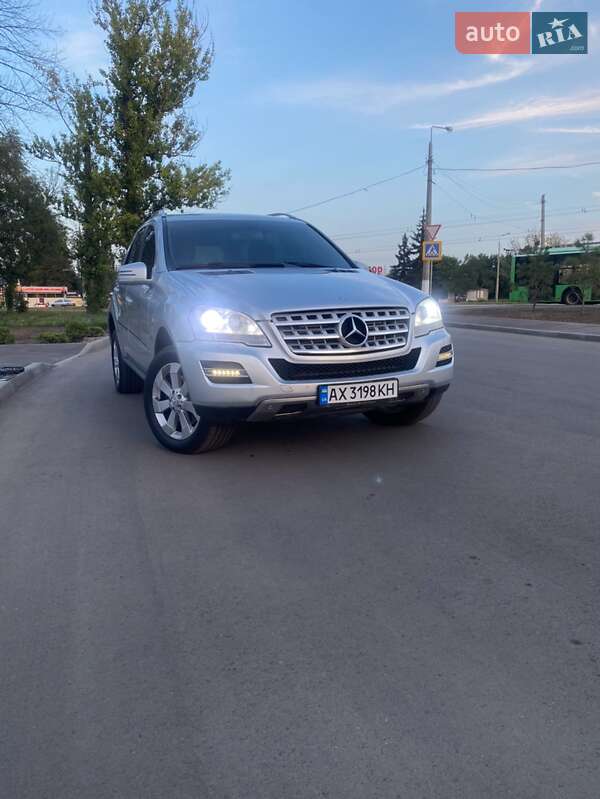 Mercedes-Benz M-Class 2011