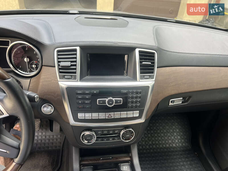 Внедорожник / Кроссовер Mercedes-Benz M-Class 2014 в Львове