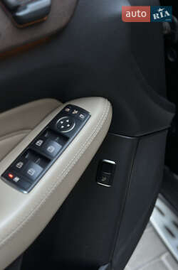 Внедорожник / Кроссовер Mercedes-Benz M-Class 2012 в 