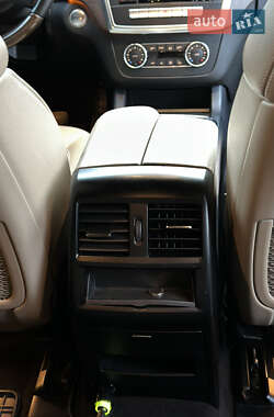 Внедорожник / Кроссовер Mercedes-Benz M-Class 2012 в 
