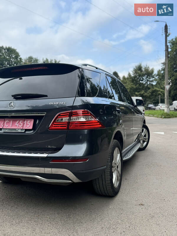 Внедорожник / Кроссовер Mercedes-Benz M-Class 2014 в Калуше