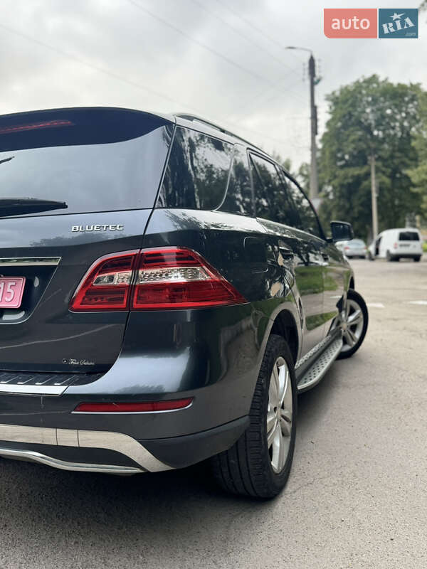 Внедорожник / Кроссовер Mercedes-Benz M-Class 2014 в Калуше