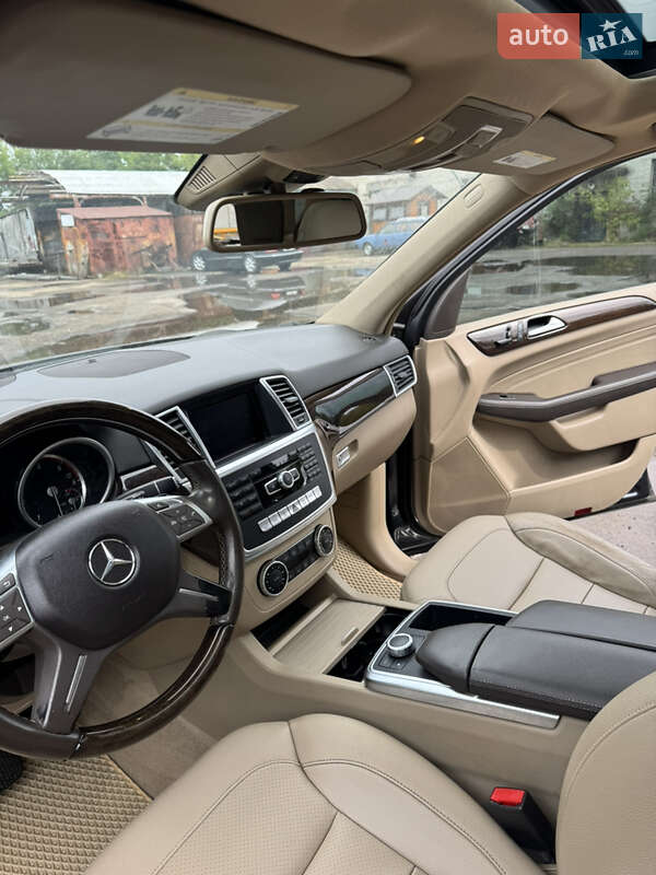 Внедорожник / Кроссовер Mercedes-Benz M-Class 2014 в Калуше