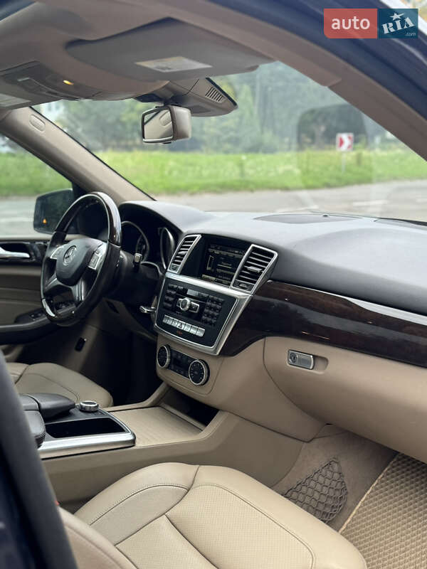 Внедорожник / Кроссовер Mercedes-Benz M-Class 2014 в Калуше