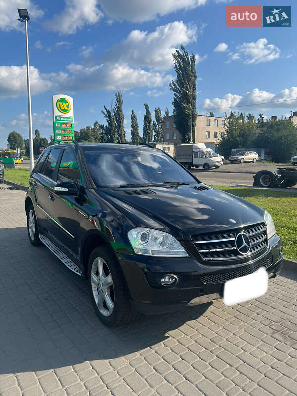 Внедорожник / Кроссовер Mercedes-Benz M-Class 2006 в 