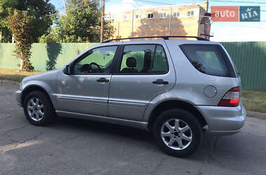 Внедорожник / Кроссовер Mercedes-Benz M-Class 2002 в 