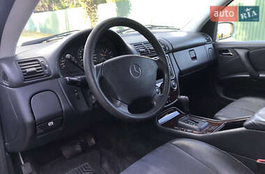 Внедорожник / Кроссовер Mercedes-Benz M-Class 2002 в 