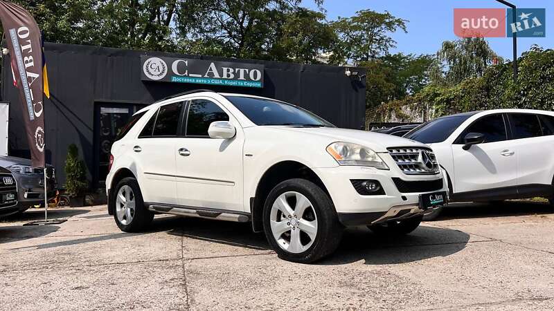 Внедорожник / Кроссовер Mercedes-Benz M-Class 2009 в Черновцах