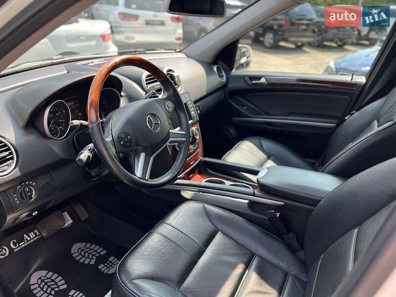 Внедорожник / Кроссовер Mercedes-Benz M-Class 2009 в Черновцах