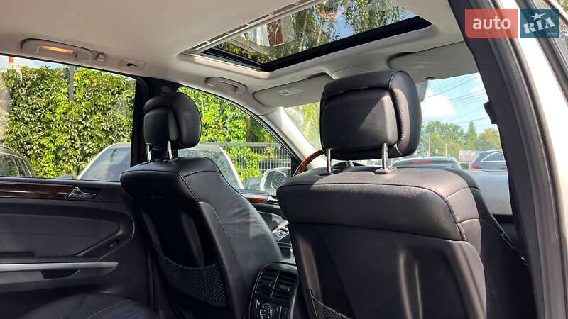 Внедорожник / Кроссовер Mercedes-Benz M-Class 2009 в Черновцах