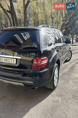 Внедорожник / Кроссовер Mercedes-Benz M-Class 2005 в 