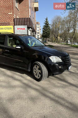 Внедорожник / Кроссовер Mercedes-Benz M-Class 2005 в 