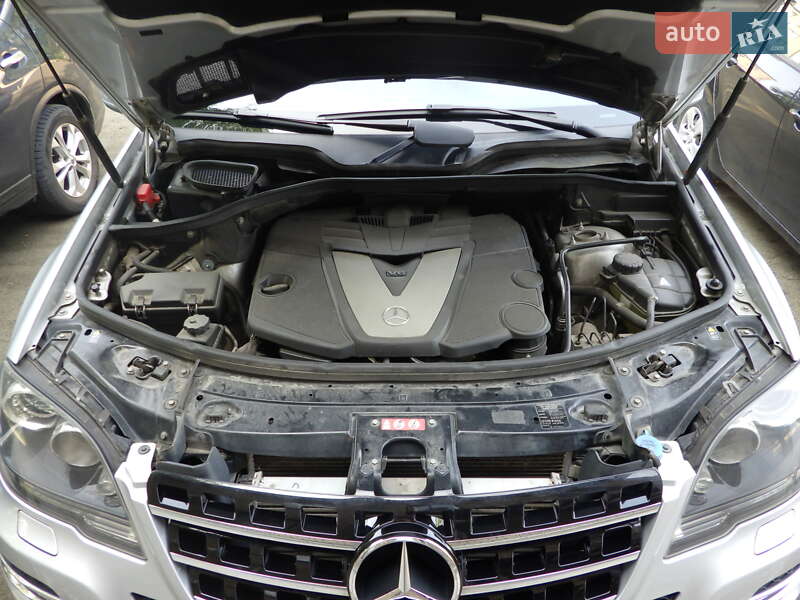 Позашляховик / Кросовер Mercedes-Benz M-Class 2011 в Запоріжжі