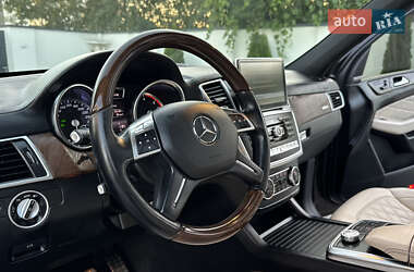 Внедорожник / Кроссовер Mercedes-Benz M-Class 2011 в 