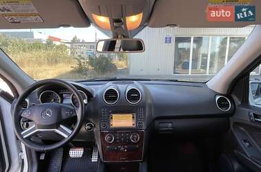 Внедорожник / Кроссовер Mercedes-Benz M-Class 2009 в 