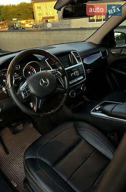 Внедорожник / Кроссовер Mercedes-Benz M-Class 2013 в 