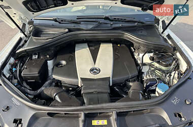 Внедорожник / Кроссовер Mercedes-Benz M-Class 2012 в 