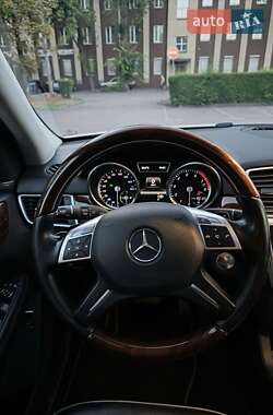 Внедорожник / Кроссовер Mercedes-Benz M-Class 2012 в 