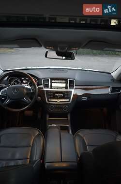 Внедорожник / Кроссовер Mercedes-Benz M-Class 2012 в 