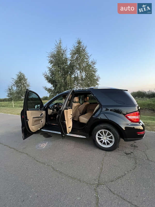 Позашляховик / Кросовер Mercedes-Benz M-Class 2009 в Вараші