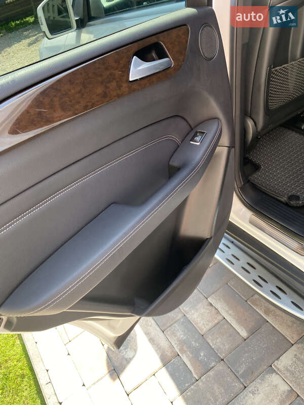 Внедорожник / Кроссовер Mercedes-Benz M-Class 2015 в Заставной фото 38 Внедорожник / Кроссовер Mercedes-Benz M-Class 2015 в Заставной